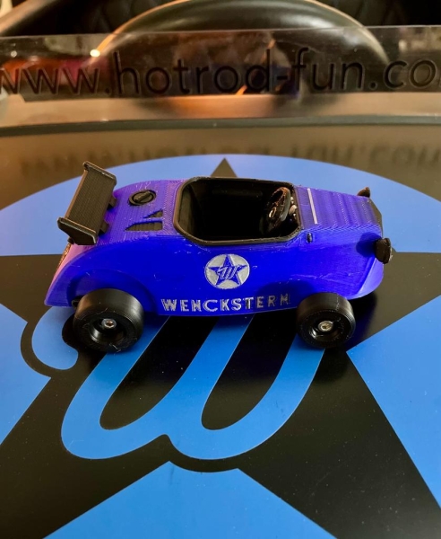 WENCKSTERN® Modellauto blau 1:18