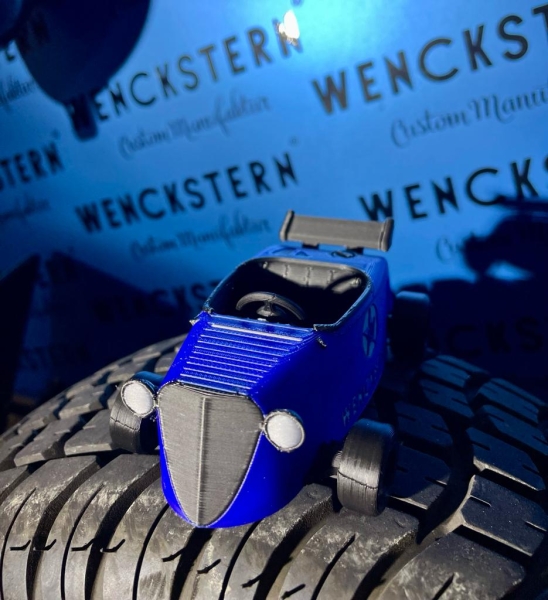 WENCKSTERN® Modellauto blau 1:18